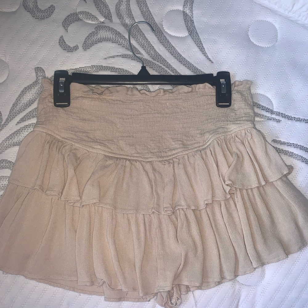 Nude ruffled skirt